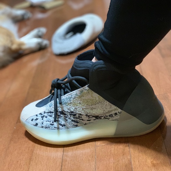 $300 Yeezy QNTM New men size 6 women size 7 - Picture 5 of 6